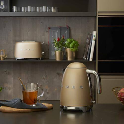 smeg Vattenkokare KLF03 guld produktfoto Secondary3 L